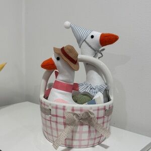 Charming Holiday Goose Decor Set in Pink and White